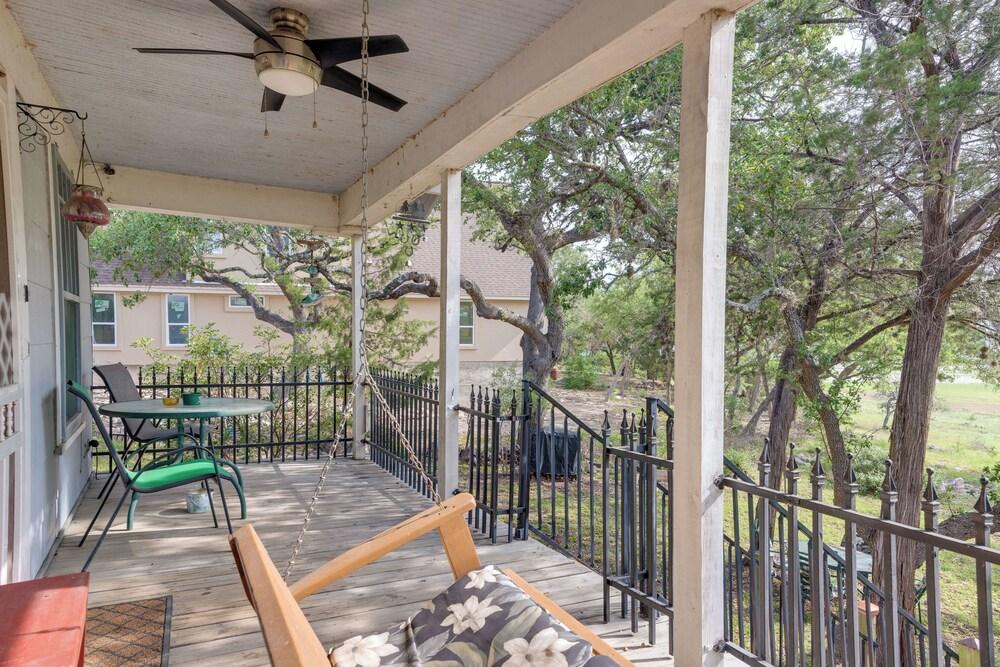 Charming Canyon Lake Cottage w/ Pool & BBQ Pit!