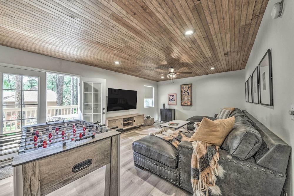 Central Ruidoso Retreat w/ Deck & Game Room!