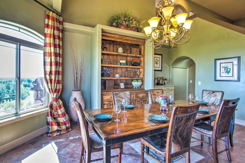 Spacious Grand Junction Home w/ Mountain View