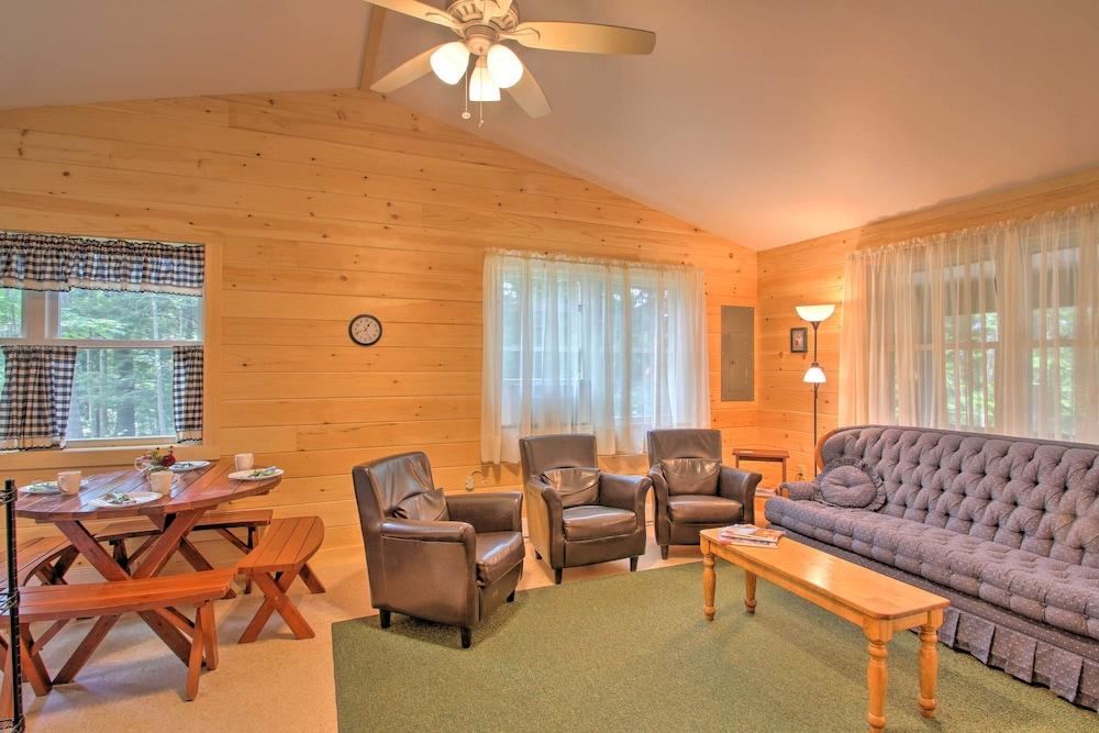 'the Cedars' Cabin w/ Beach Access on Panther Pond