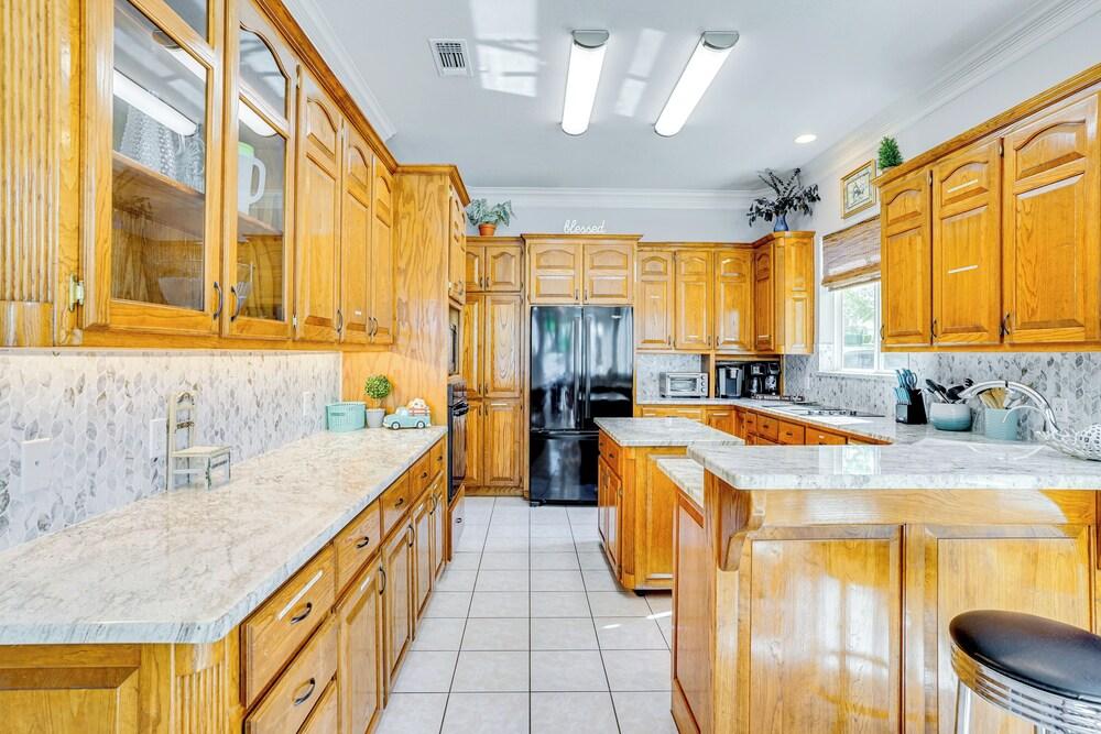 Luxe Lakefront Home in Granbury w/ Hot Tub & Dock