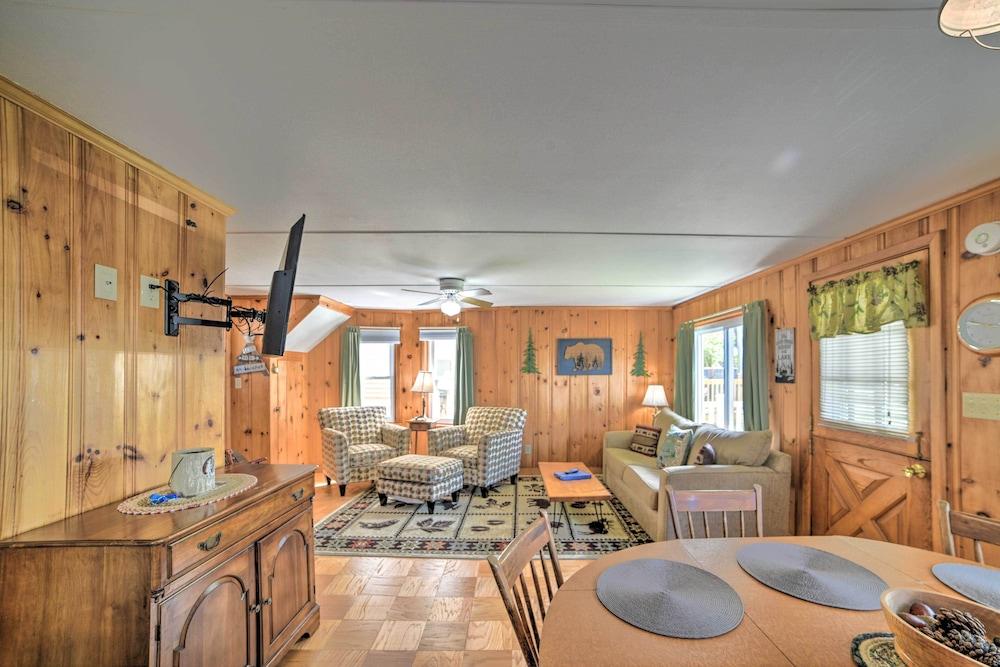 Sebago Lake Cottage w/ Patio + Beach Access!