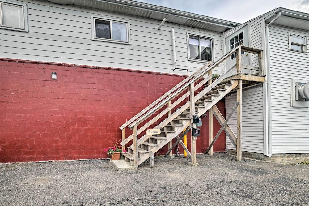 Walkable St Ignace Condo w/ Lake Huron Views