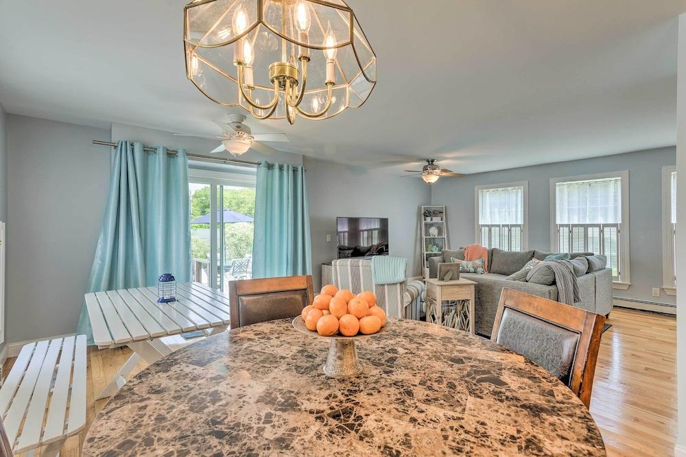 South Kingstown Vacation Rental: 2 Mi to Beach!