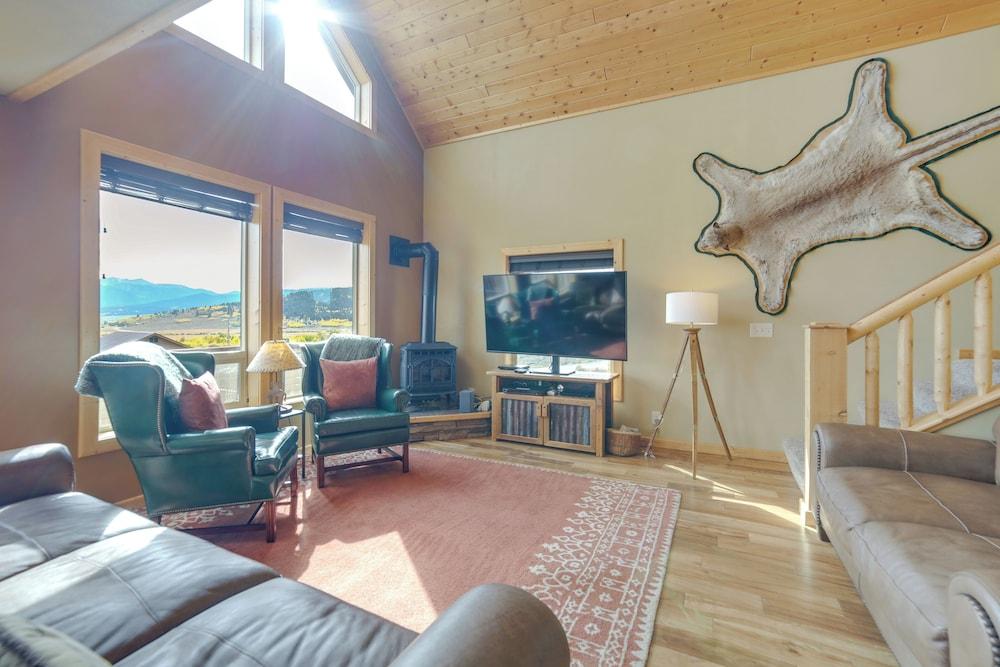 Custom Log Cabin w/ Views - 20 Mi to Yellowstone!