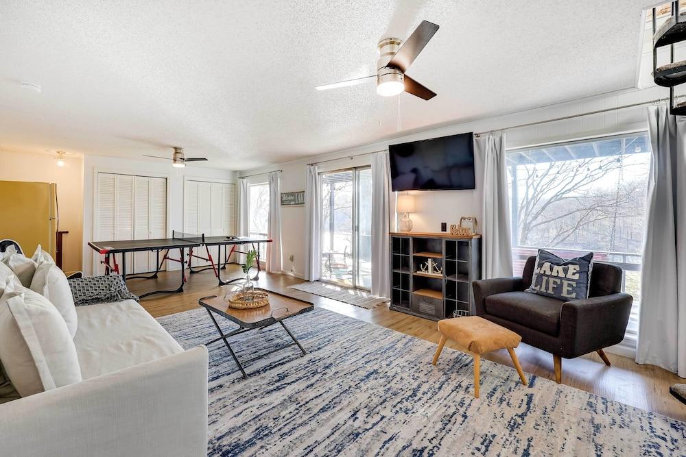 Deck, Fire Pit & Grill: Lakefront Oklahoma Abode