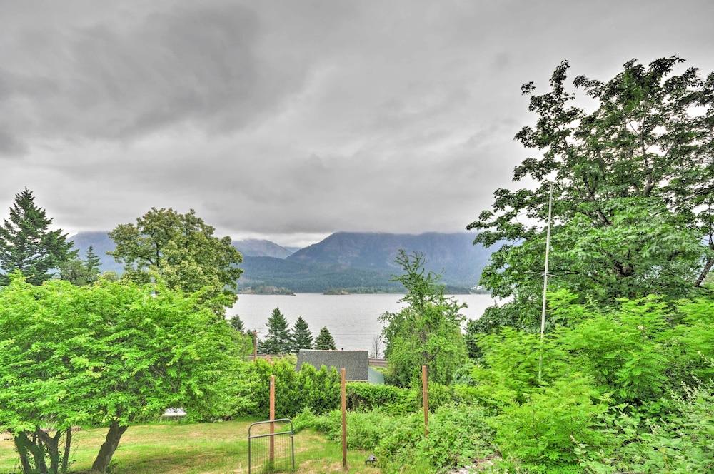 Rustic Stevenson Hideaway With View on the Gorge!