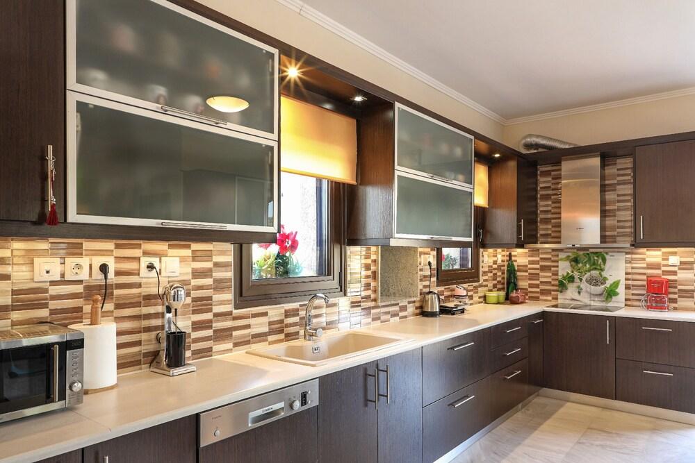 Heliopetra Lux Villa with private Pool