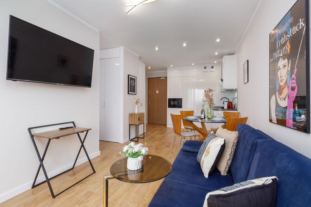 Sun Towers Lux by Renters Prestige