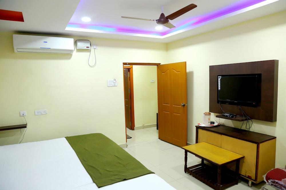 DIVYA LODGE & HOTEL ROOMS