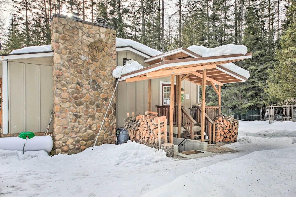 Priest Lake Apartment Near Hiking Trails!