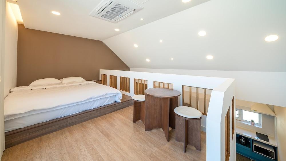 Changwon 055 Poolvilla