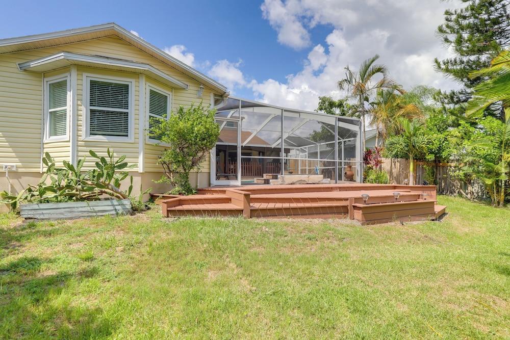 4 Mi to Beaches: Alluring Largo Hideaway!