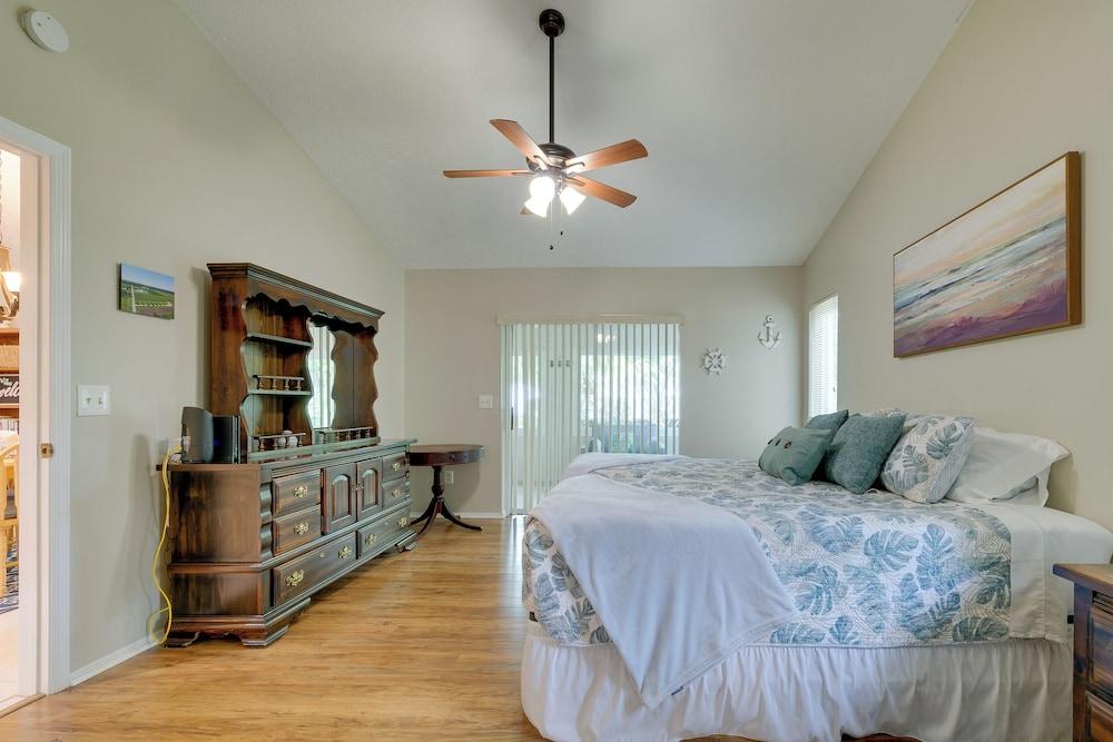 Canal-front Retreat in Crystal River!