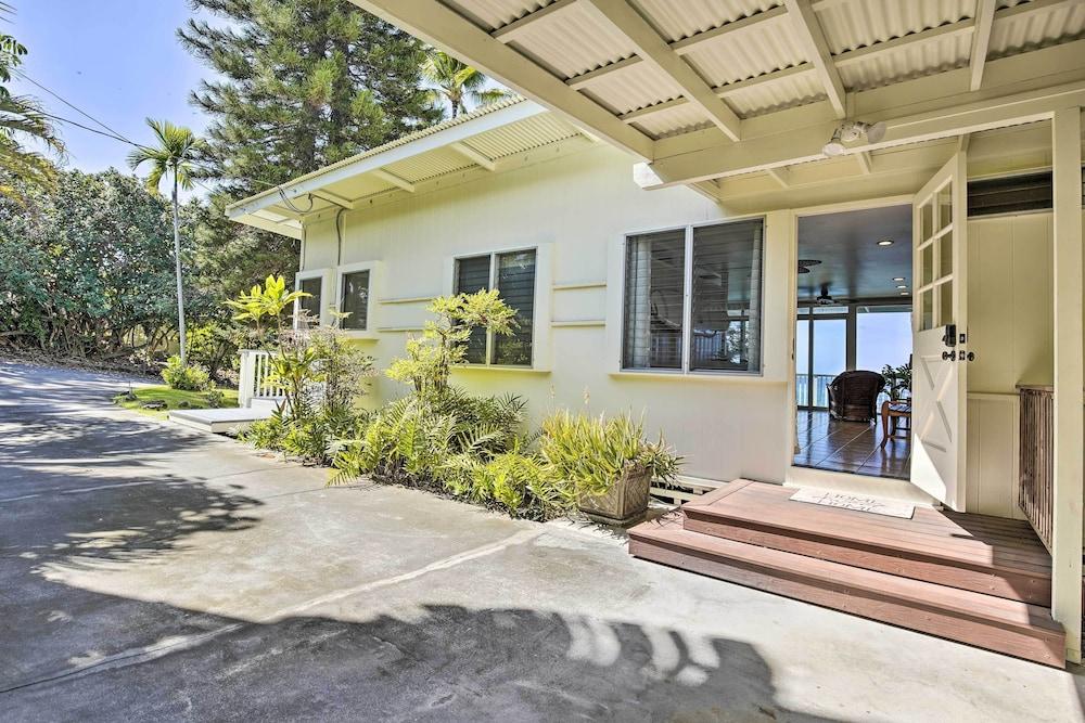 Bright & Airy Beach House w/ Oceanfront Views
