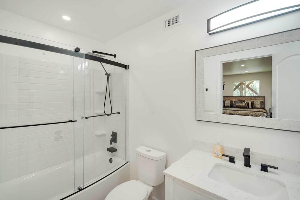 Lake Arrowhead Getaway With Decks + Game Room!