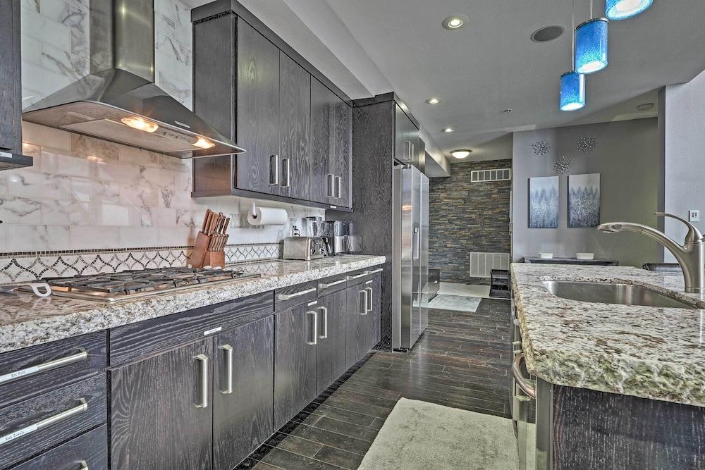 Luxe Brian Head Escape w/ Hot Tub & Mtn Views