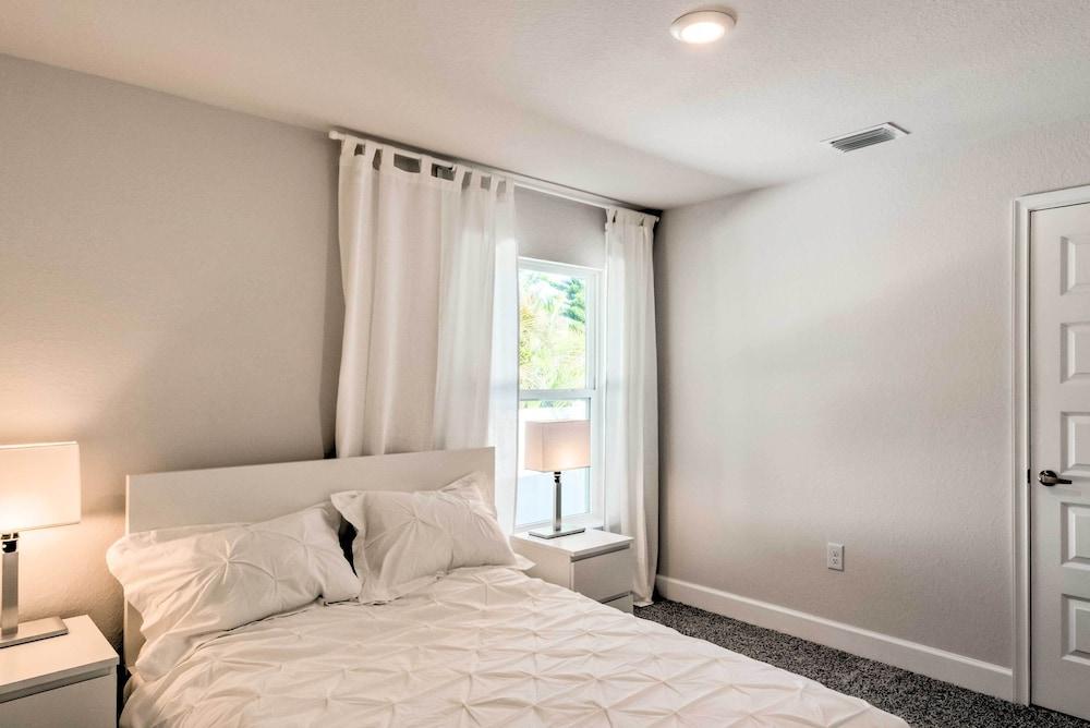 Elegant Port Charlotte Home < 10 Mi to Beach!