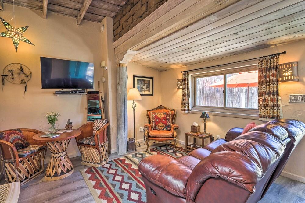 Authentic Adobe Abode < 1 Mile to Sante Fe Plaza!