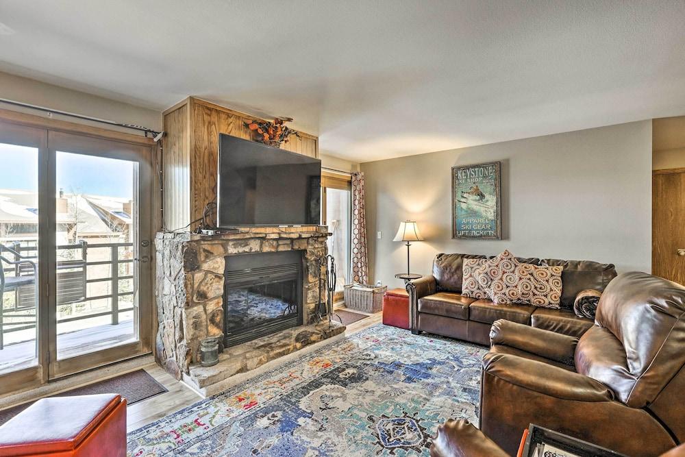 Condo w/ Balcony & Fireplace in Silverthorne!