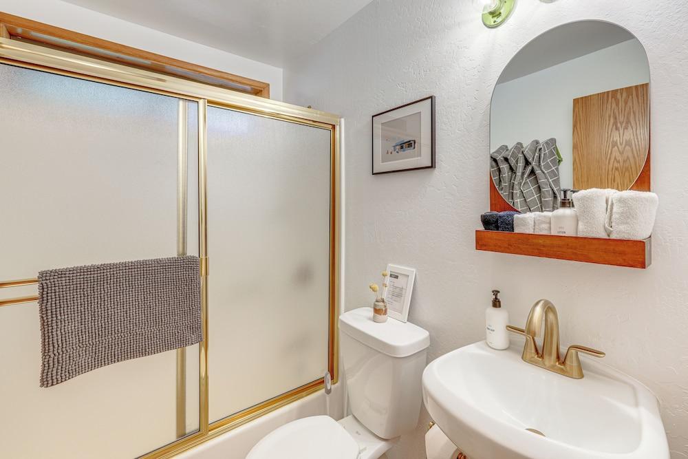 Idyllwild Cabin w/ Deck & Tahquitz Peak Views