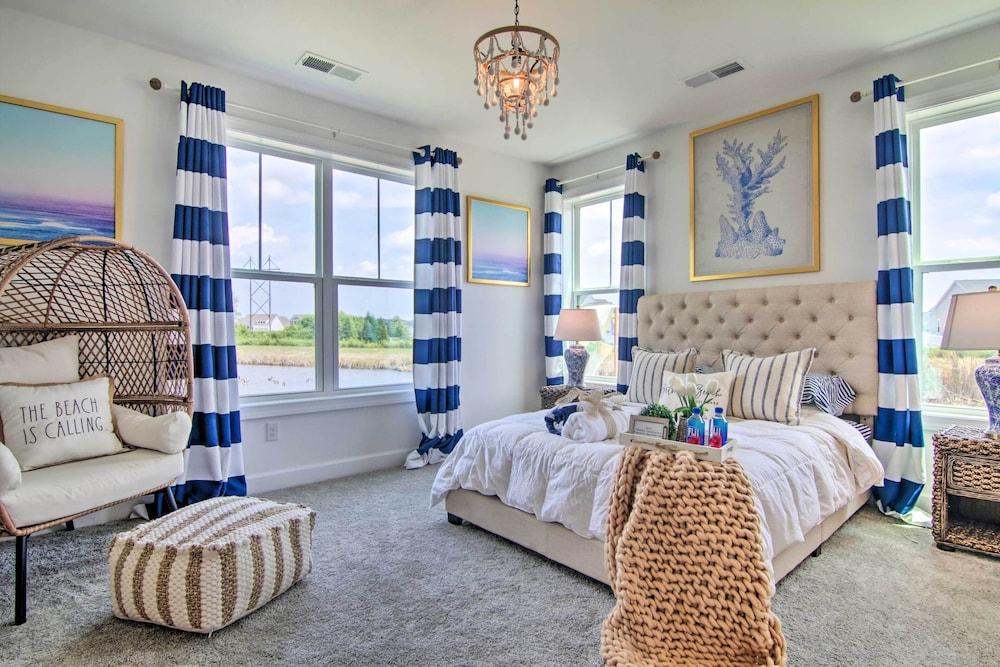 Ocean View Home w/ Beach Shuttle, 5 Mi to Coast!