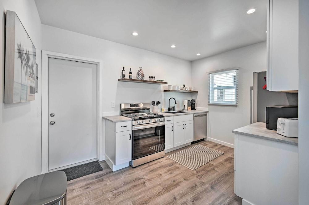 Stylish San Diego Apartment w/ Smart TV!