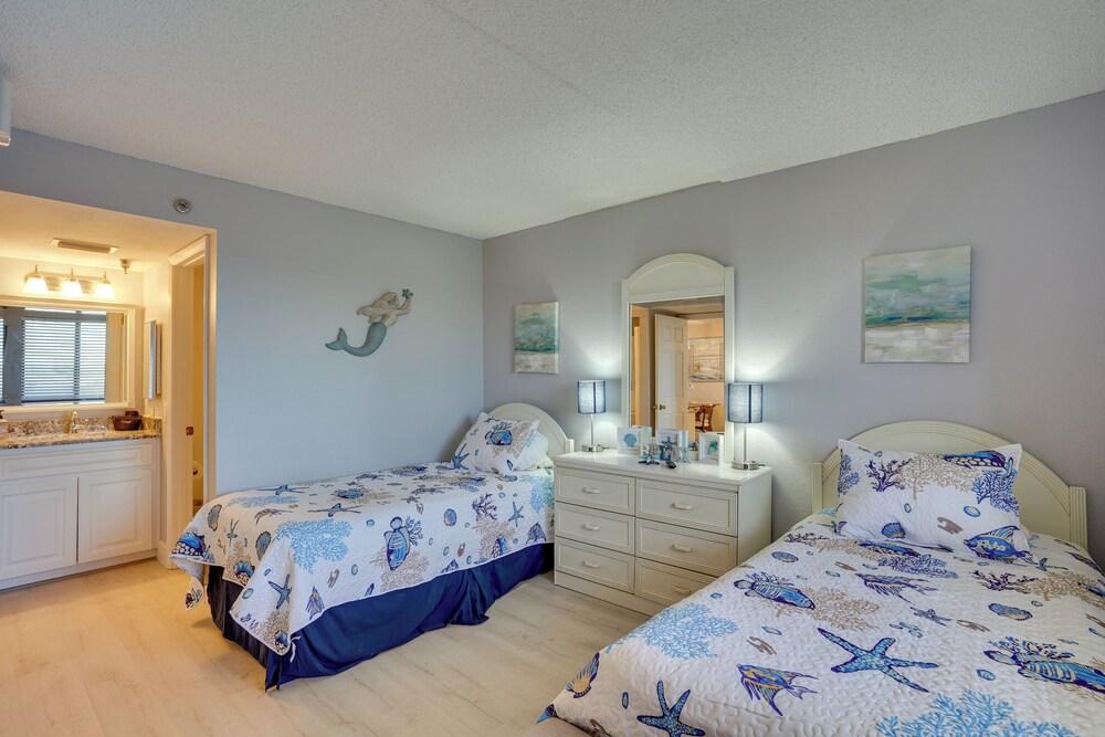 Cozy Condo w/ Gulf View, Bird Watching + Telescope