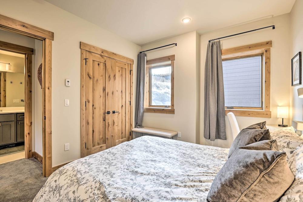 Luxe Home w/ Patio & Pool Access in Silverthorne!