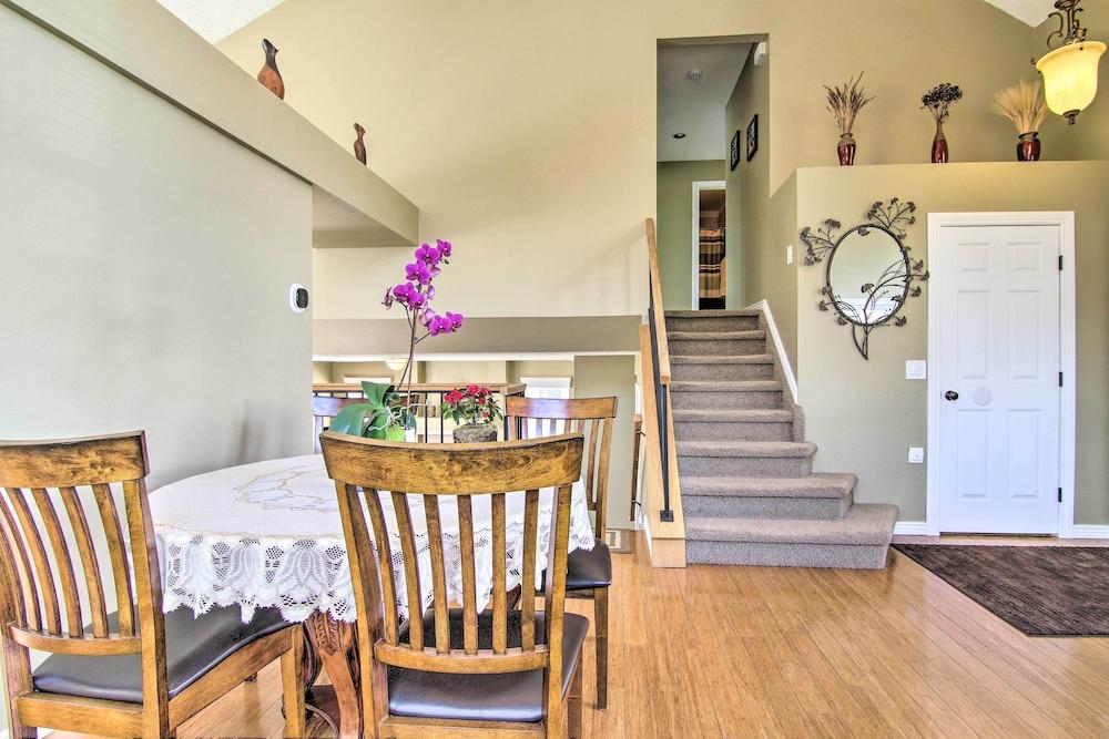 Cozy Colorado Springs Abode: 8 Mi to Downtown!