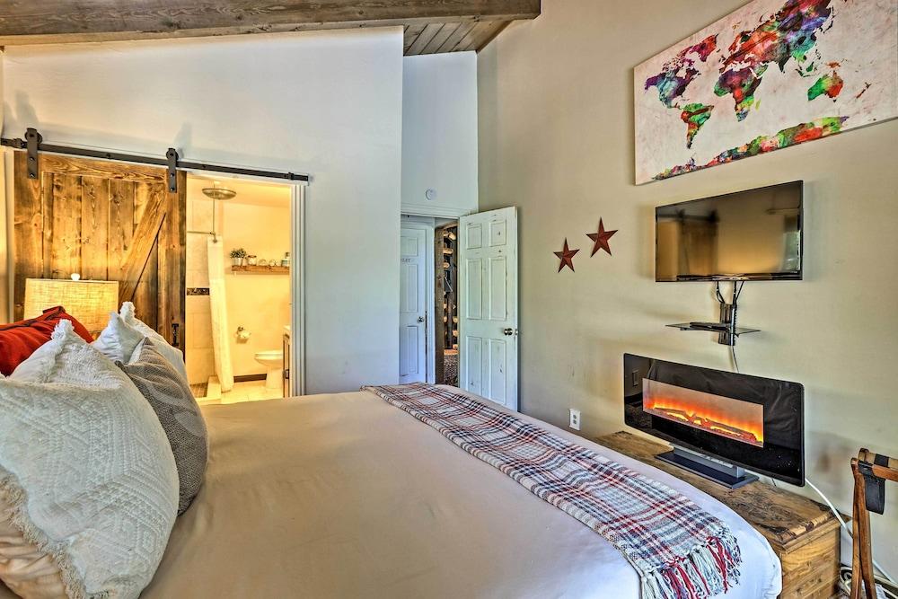 Stunning Mountain-top Getaway w/ Multi-level Decks