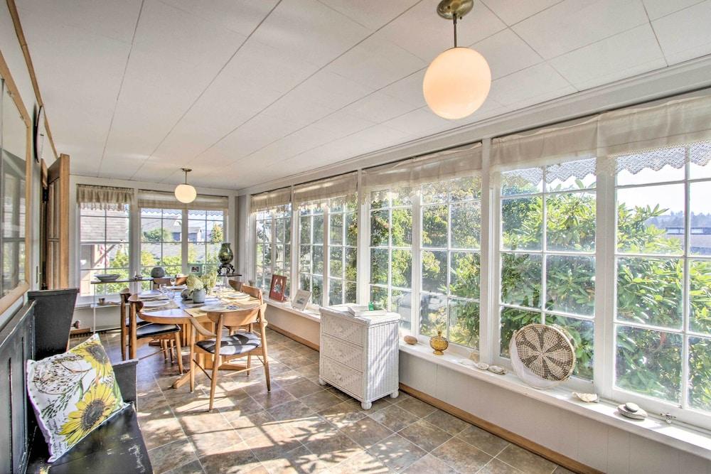 Fire Pit, Views & Beach Access: Waterfront Escape!