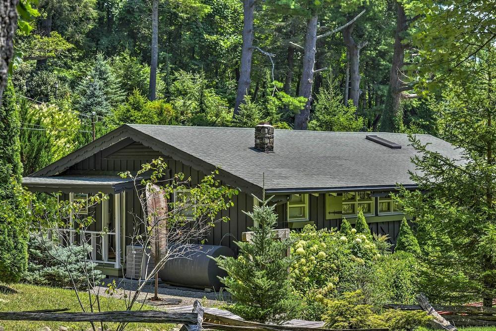 Charming Blue Ridge Cottage w/ Stunning Views!