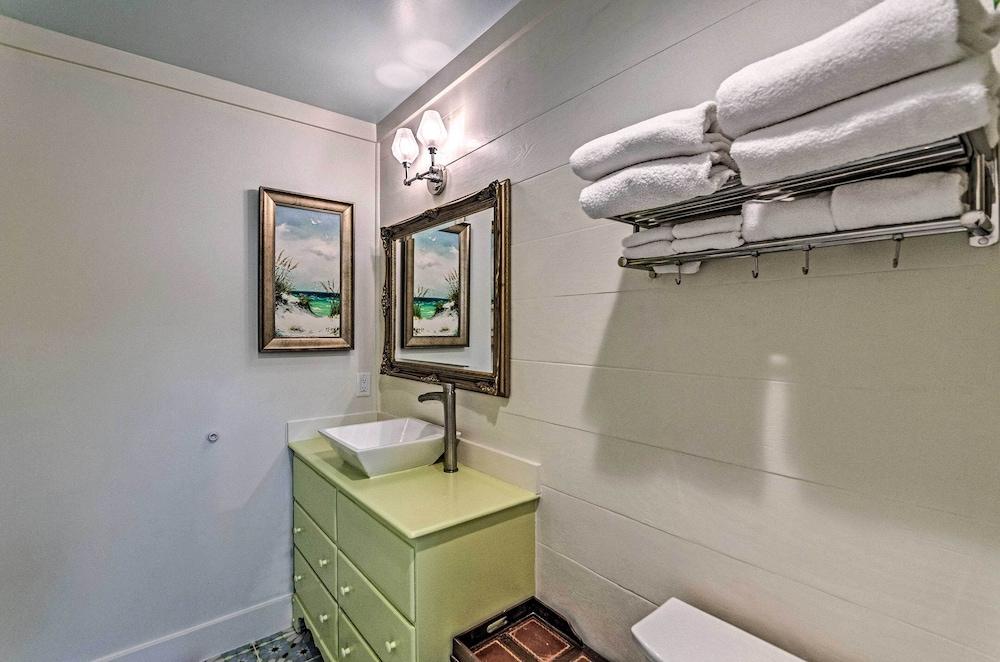 Seagrove Beach Studio - 1/4 Mi to Beach Access!