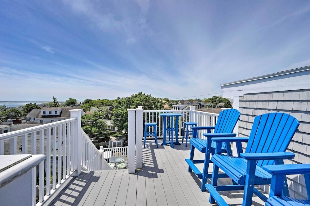 'captain's Quarters' Updated Provincetown Apt