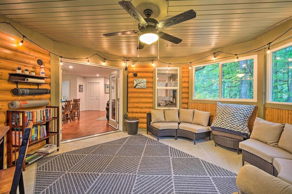 Peaceful Forest Retreat by Mt. Baker Slopes!