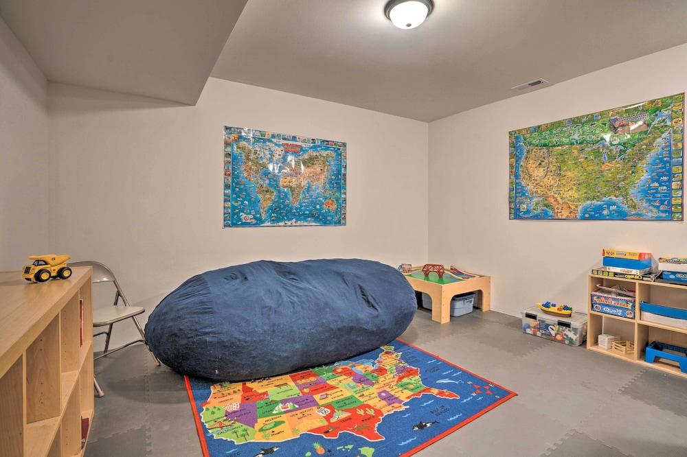 Manson Villa w/ Hot Tub ~ 1 Mi to Wineries!