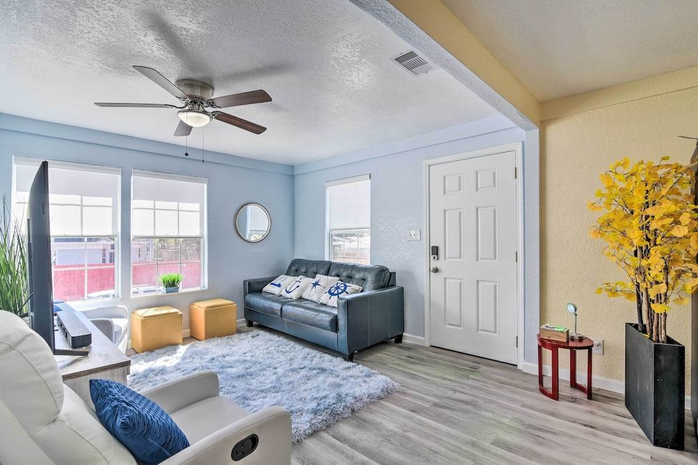 Galveston Retreat w/ Backyard & Patio!