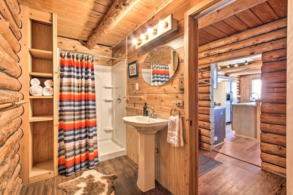 Remote Wolf Creek Cabin - Wide Open Spaces!