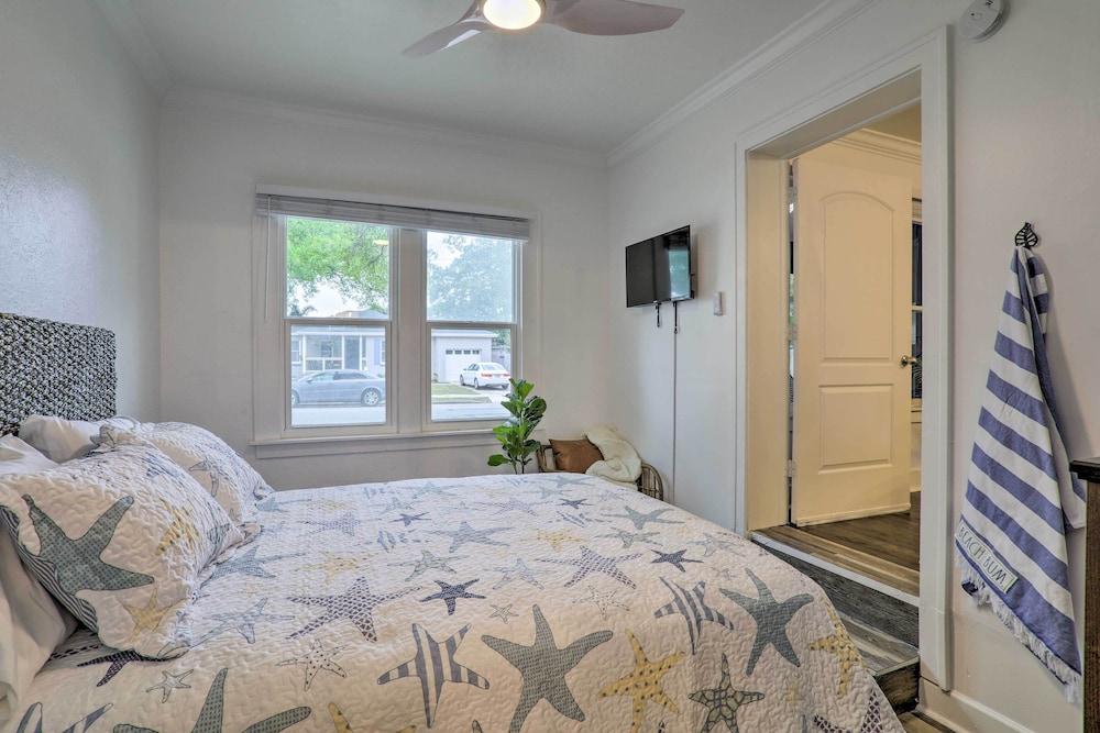 St Petersburg Escape w/ Fenced Yard + Games!