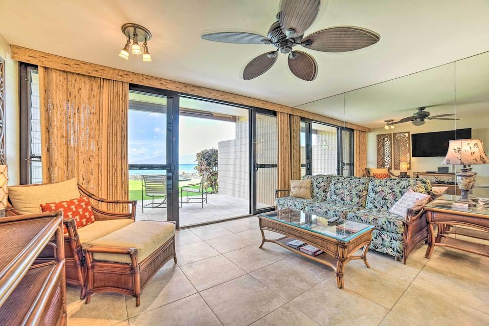 Beachfront Condo: Sunset Views & Pool Access!
