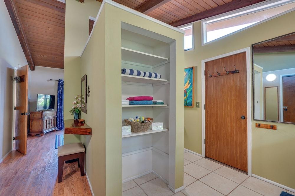 Hale O Aloha Handicap Accessible Gem in Kona!