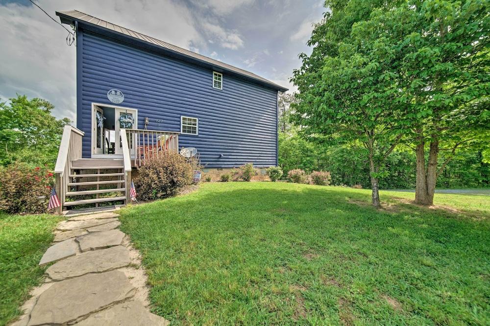 Sevierville Lake House w/ Deck & Foosball Table!