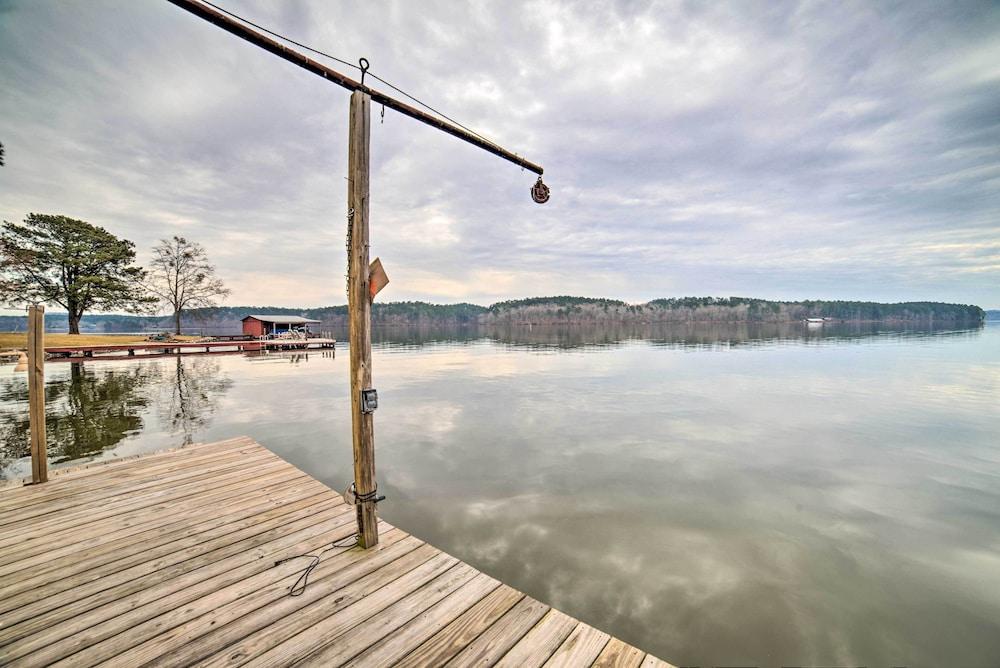 Authentic Retreat w/ Private Dock on Coosa River!