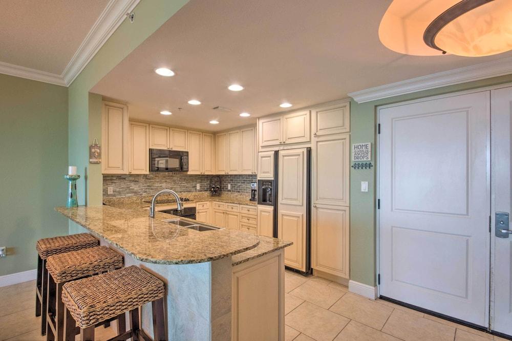 Pensacola Beach Resort Condo With Beach Access!