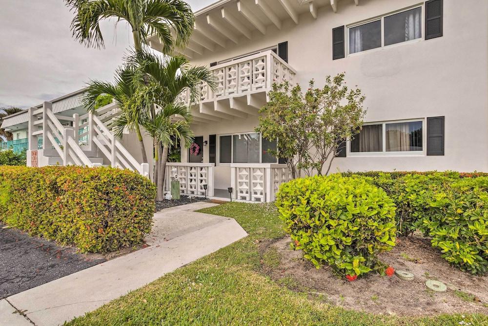 Cozy West Palm Beach Condo: 1 Block to Shore!