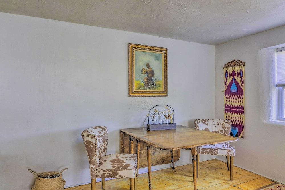 Chic Bungalow: Yard & Fire Pit ~ 2 Mi to Downtown