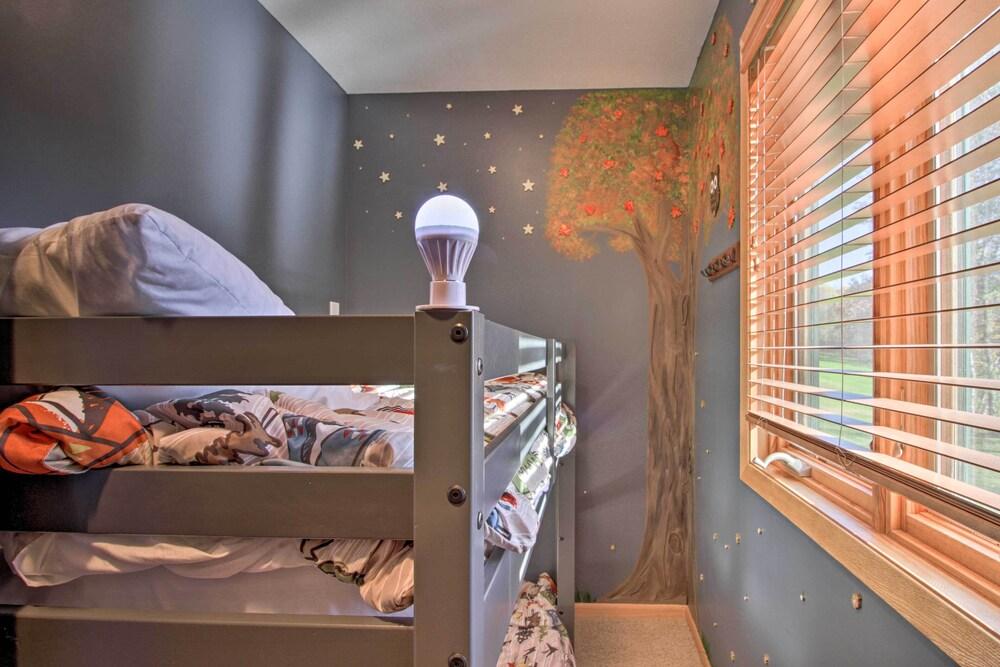 Cabin w/ Fire Pit & Movie Room, 1 Mi to Lake