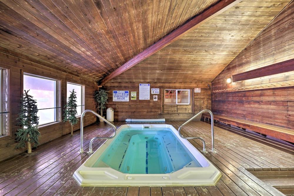 Slopeside Condo With Hot Tub + Game Room Access!