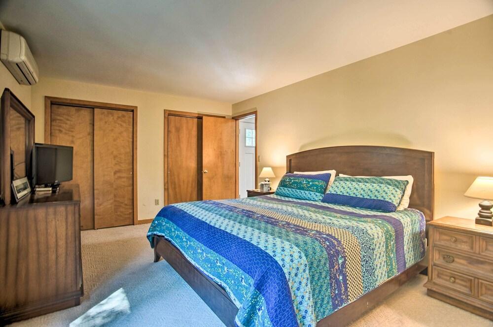 Vineyard Gem < 2 Mi to Beach & Oak Bluffs!